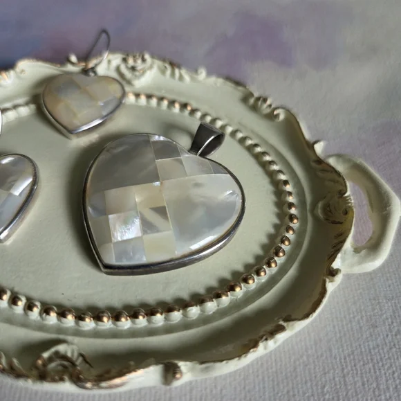 Mother of Pearl Heart Drop Earrings & Pendant in 925 Sterling Silver LUC - Picture 3 of 16